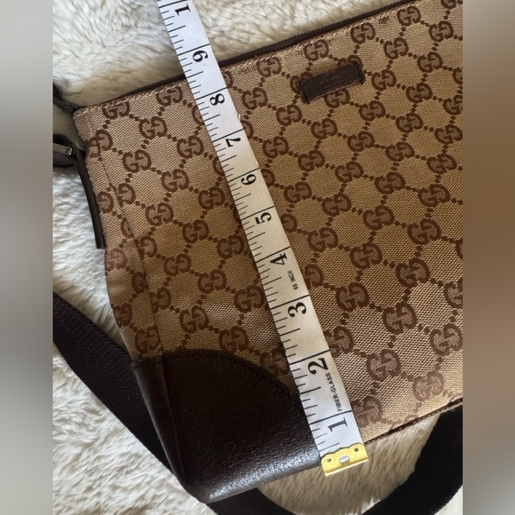 Gucci Textured Leather Detail - Picture 9 of 11